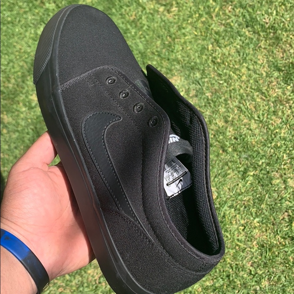 Nike sb Portmore all black shoes
